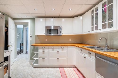 702 King Road, Burlington, ON - Indoor Photo Showing Kitchen With Double Sink