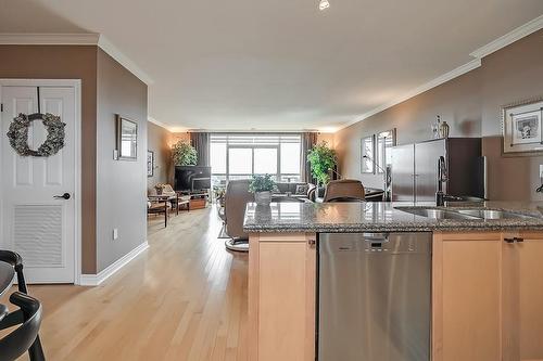 1998 Ironstone Drive|Unit #1110, Burlington, ON - Indoor Photo Showing Kitchen With Double Sink