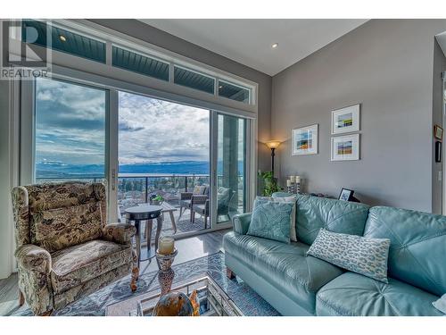 3579 Ranch Road, West Kelowna, BC - Indoor Photo Showing Living Room