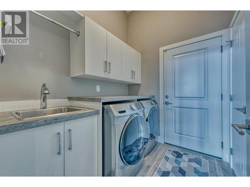 3579 Ranch Road, West Kelowna, BC - Indoor Photo Showing Laundry Room