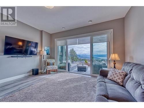 3579 Ranch Road, West Kelowna, BC - Indoor Photo Showing Living Room