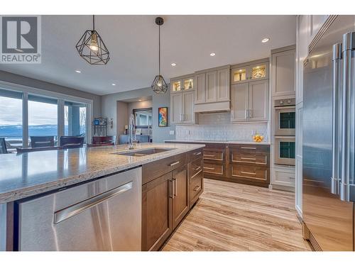 3579 Ranch Road, West Kelowna, BC - Indoor Photo Showing Kitchen