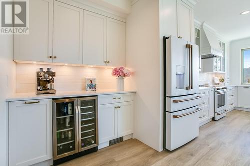 1515 Pinot Noir Drive, West Kelowna, BC - Indoor Photo Showing Kitchen With Upgraded Kitchen