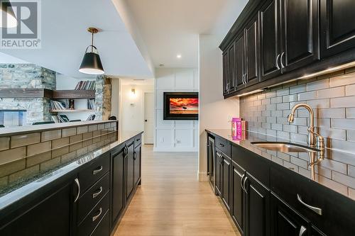 1515 Pinot Noir Drive, West Kelowna, BC - Indoor Photo Showing Kitchen