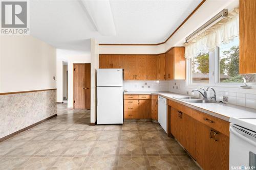 1244 Grace Street, Moose Jaw, SK - Indoor Photo Showing Kitchen With Double Sink