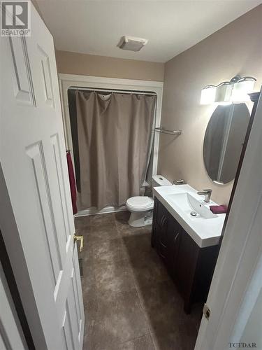 376 Mckelvie St, Temiskaming Shores, ON - Indoor Photo Showing Bathroom