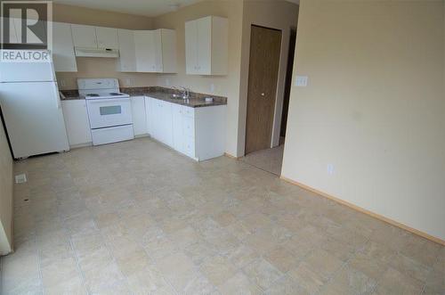 8908 81 Street, Fort St. John, BC - Indoor Photo Showing Kitchen