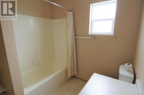 8908 81 Street, Fort St. John, BC - Indoor Photo Showing Bathroom