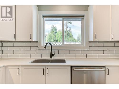 4333 Lakeshore Road, Kelowna, BC - Indoor Photo Showing Kitchen With Double Sink