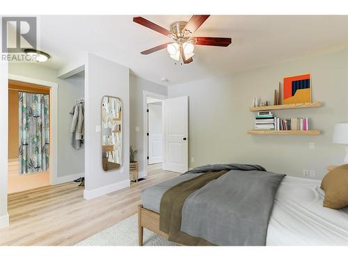 4333 Lakeshore Road, Kelowna, BC - Indoor Photo Showing Bedroom