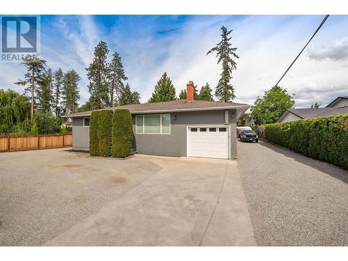 4333 Lakeshore Road, Kelowna, BC - Outdoor