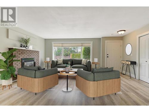 4333 Lakeshore Road, Kelowna, BC - Indoor Photo Showing Living Room With Fireplace