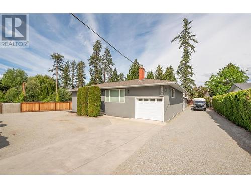 4333 Lakeshore Road, Kelowna, BC - Outdoor