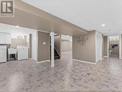 814 Watson Avenue, Windsor, ON - Indoor Photo Showing Laundry Room