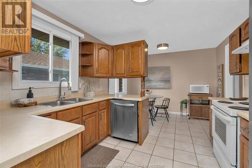 3144 Clemenceau Boulevard, Windsor, ON - Indoor Photo Showing Kitchen With Double Sink