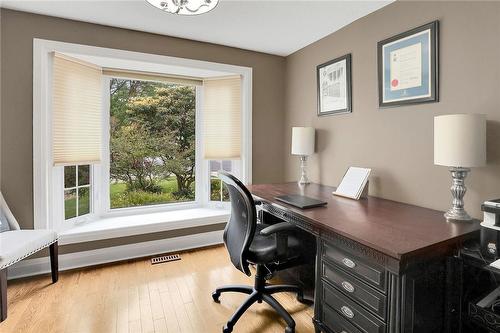 Main floor office - 39 Sumner Crescent, Grimsby, ON - Indoor Photo Showing Office