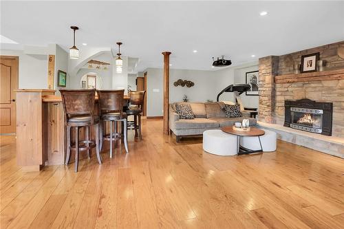 39 Sumner Crescent, Grimsby, ON - Indoor Photo Showing Living Room With Fireplace