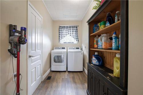 2589 East Quarter Line Road, Norfolk County, ON - Indoor Photo Showing Laundry Room