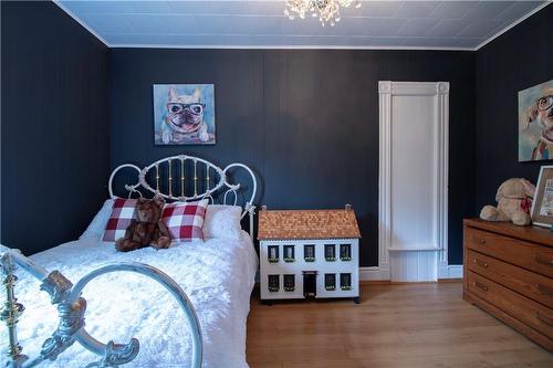 2589 East Quarter Line Road, Norfolk County, ON - Indoor Photo Showing Bedroom