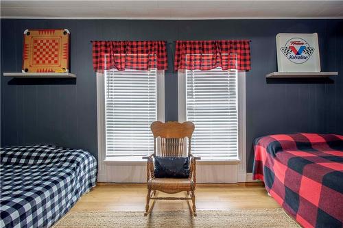 2589 East Quarter Line Road, Norfolk County, ON - Indoor Photo Showing Bedroom