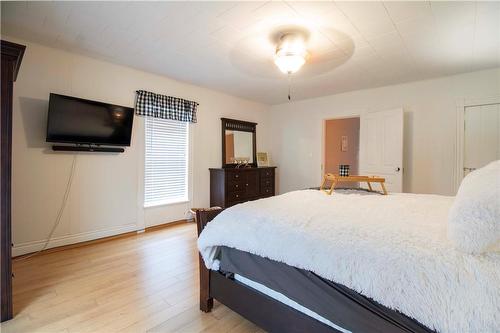 2589 East Quarter Line Road, Norfolk County, ON - Indoor Photo Showing Bedroom