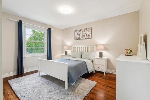 4199 Spruce Avenue, Burlington, ON - Indoor Photo Showing Bedroom