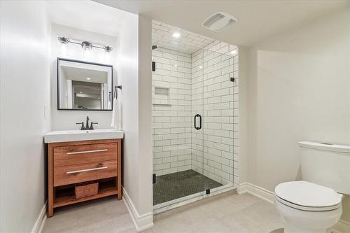 4199 Spruce Avenue, Burlington, ON - Indoor Photo Showing Bathroom