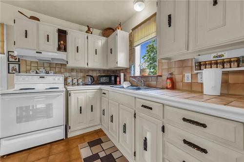 243 Forfar Street W, Caledonia, ON - Indoor Photo Showing Kitchen With Double Sink