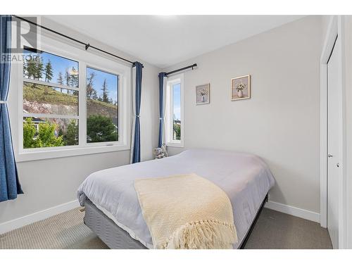 1341 Rocky Point Drive, Kelowna, BC - Indoor Photo Showing Bedroom