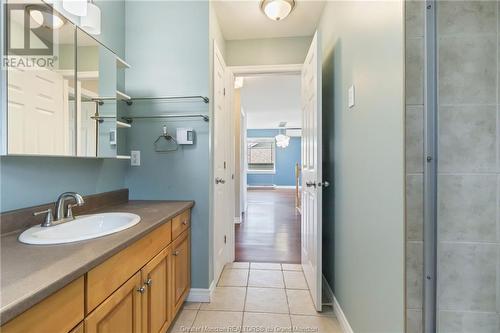 39 Raphael St, Dieppe, NB - Indoor Photo Showing Bathroom