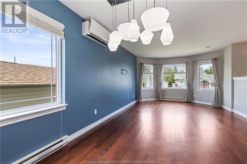 39 Raphael St, Dieppe, NB - Indoor Photo Showing Other Room With Fireplace