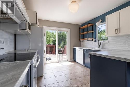 39 Raphael St, Dieppe, NB - Indoor Photo Showing Kitchen