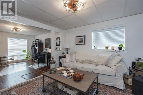 88 Gladstone Avenue, North Bay, ON - Indoor Photo Showing Living Room