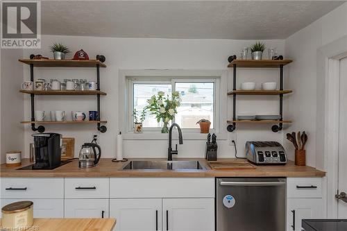 88 Gladstone Avenue, North Bay, ON - Indoor Photo Showing Kitchen
