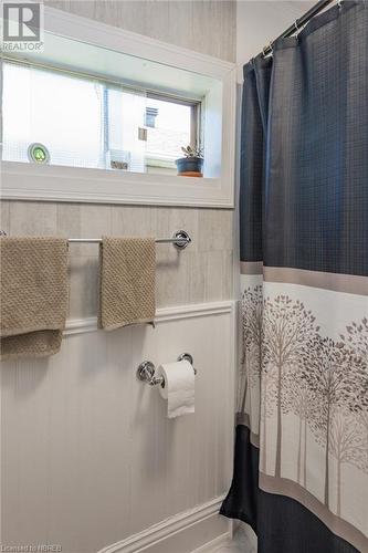 88 Gladstone Avenue, North Bay, ON - Indoor Photo Showing Bathroom