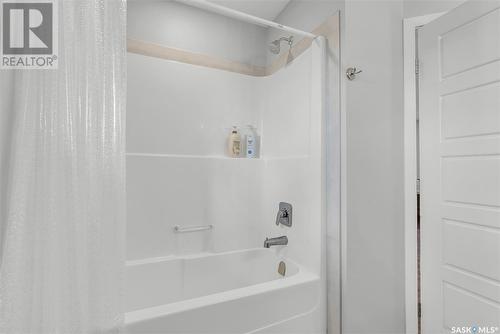 1018 Childers Court, Saskatoon, SK - Indoor Photo Showing Bathroom