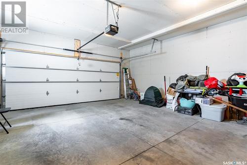 1018 Childers Court, Saskatoon, SK - Indoor Photo Showing Garage