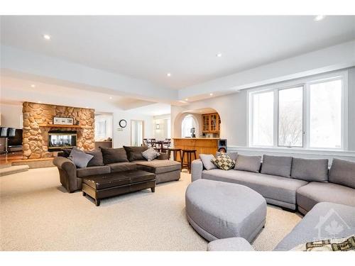 4 Aleutian Road, Ottawa, ON 