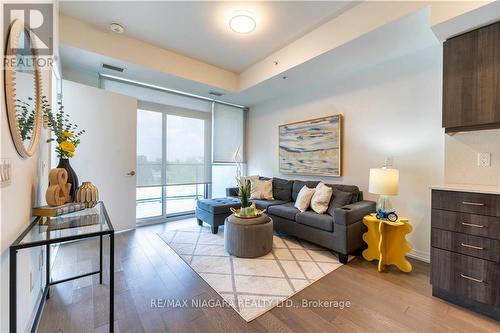 621 - 7711 Green Vista Gate, Niagara Falls, ON - Indoor Photo Showing Living Room