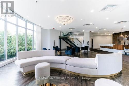 621 - 7711 Green Vista Gate, Niagara Falls, ON - Indoor Photo Showing Living Room