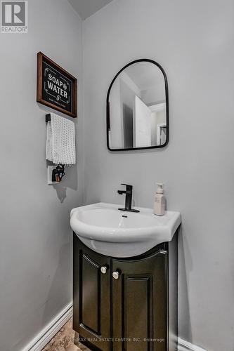 111 Wheatland Drive, Cambridge, ON - Indoor Photo Showing Bathroom