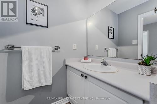 111 Wheatland Drive, Cambridge, ON - Indoor Photo Showing Bathroom