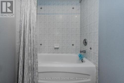 111 Wheatland Drive, Cambridge, ON - Indoor Photo Showing Bathroom