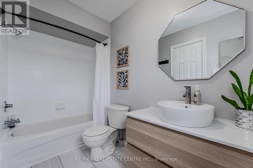 111 Wheatland Drive, Cambridge, ON - Indoor Photo Showing Bathroom