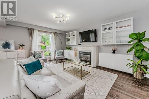 111 Wheatland Drive, Cambridge, ON - Indoor Photo Showing Living Room With Fireplace