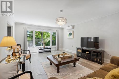 1012 Mill Street, Muskoka Lakes, ON - Indoor Photo Showing Living Room