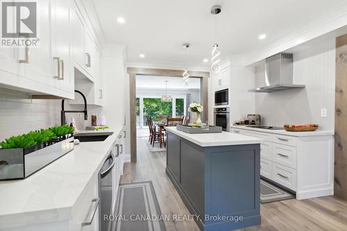 1012 Mill Street, Muskoka Lakes, ON - Indoor Photo Showing Kitchen With Upgraded Kitchen