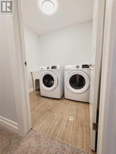 2607 Sheffield Boulevard, London, ON - Indoor Photo Showing Laundry Room