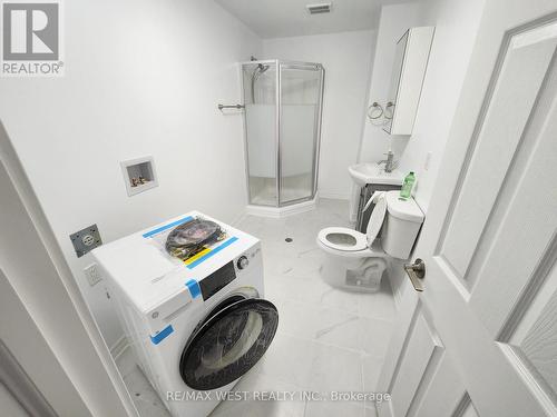 2607 Sheffield Boulevard, London, ON - Indoor Photo Showing Laundry Room