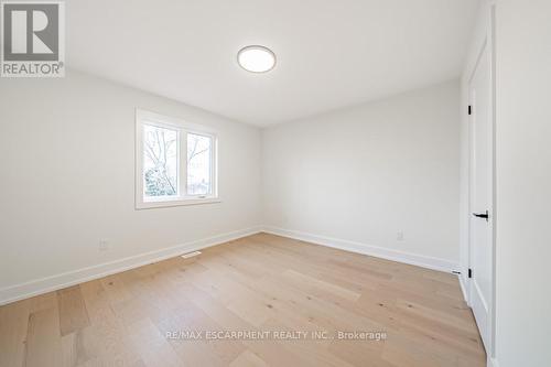 29 Velvet Court, Hamilton, ON - Indoor Photo Showing Other Room